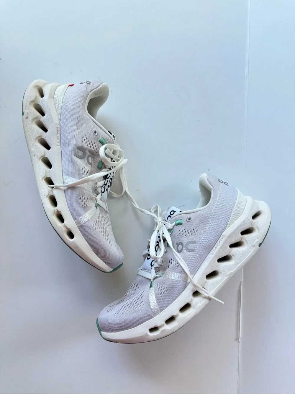 On Running Cloudsurfer Sneaker